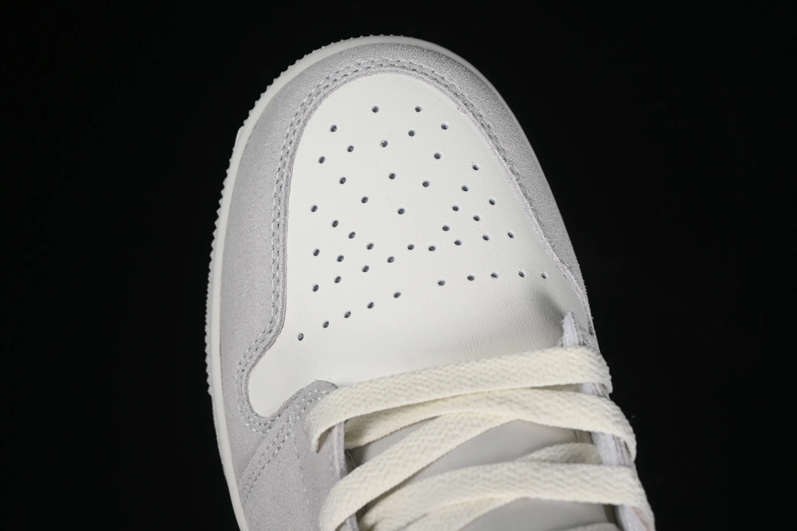 All categories Air Jordan Jordan series basketball shoes Air Jordan 1 Mid Air Jordan 1 Mid AJ1 Joe 1 white and gray color Zhongbang basketball shoes FQ7720-002